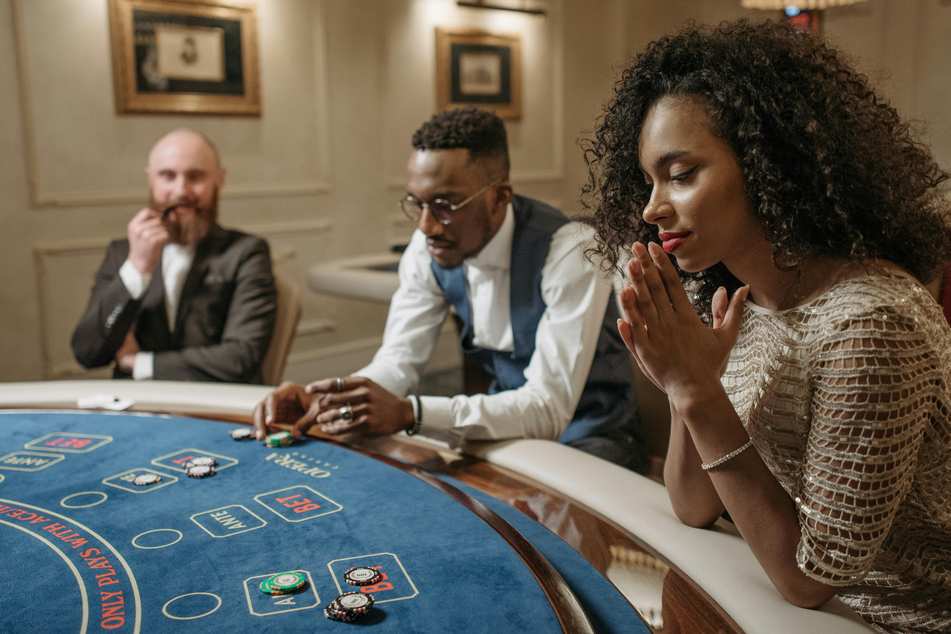 https://goldwin-casinoes.com